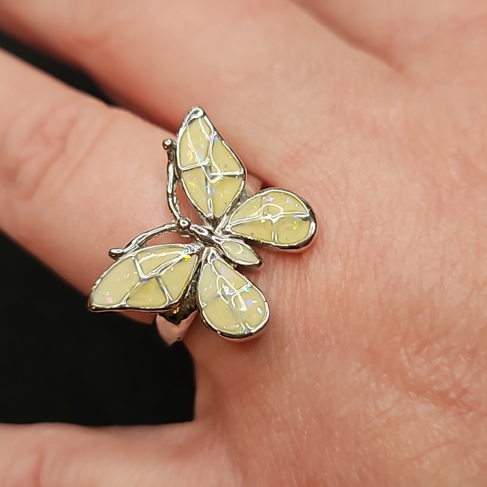 Vintage Silver Tone Iridescent Cream Enamel Butterfly Ring Size 7 - Picture 5 of 5